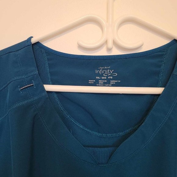 Plus Size Scrub Top - Picture 4 of 4